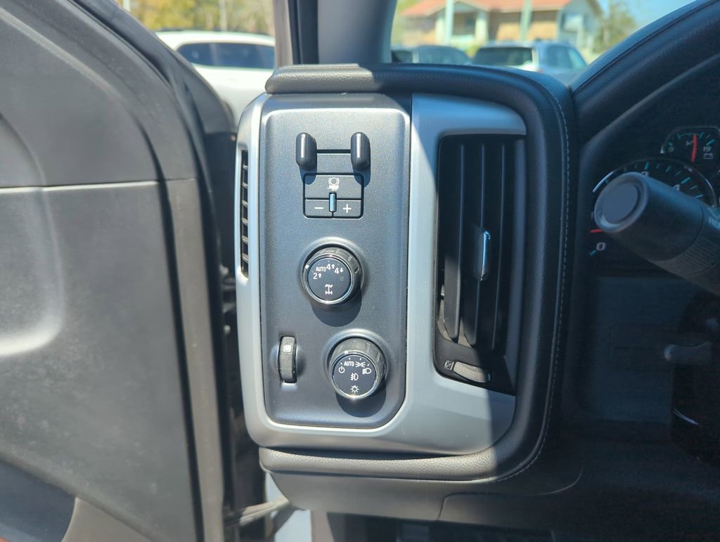 Used 2017 GMC Sierra 1500 SLE w/ SLE Value Package image 19