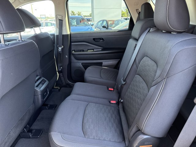 Certified 2024 Nissan Pathfinder S FWD image 6