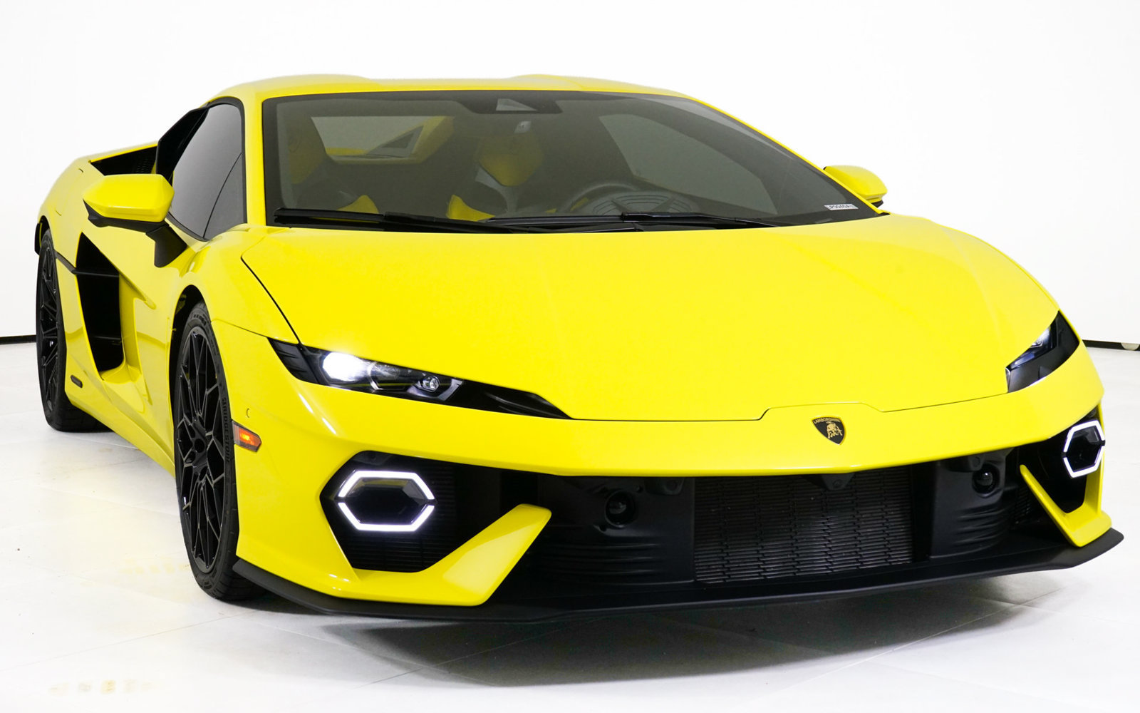 Used 2026 Lamborghini Temerario AWD/4WD image 18