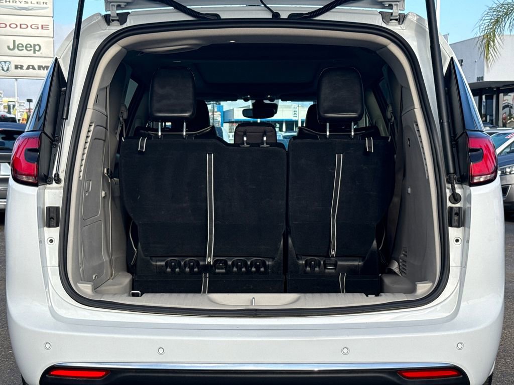 Certified 2023 Chrysler Pacifica Limited FWD image 13