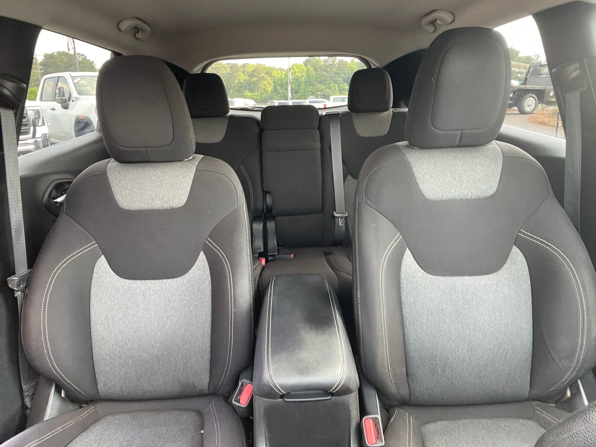 Used 2017 Jeep Cherokee Sport FWD image 29