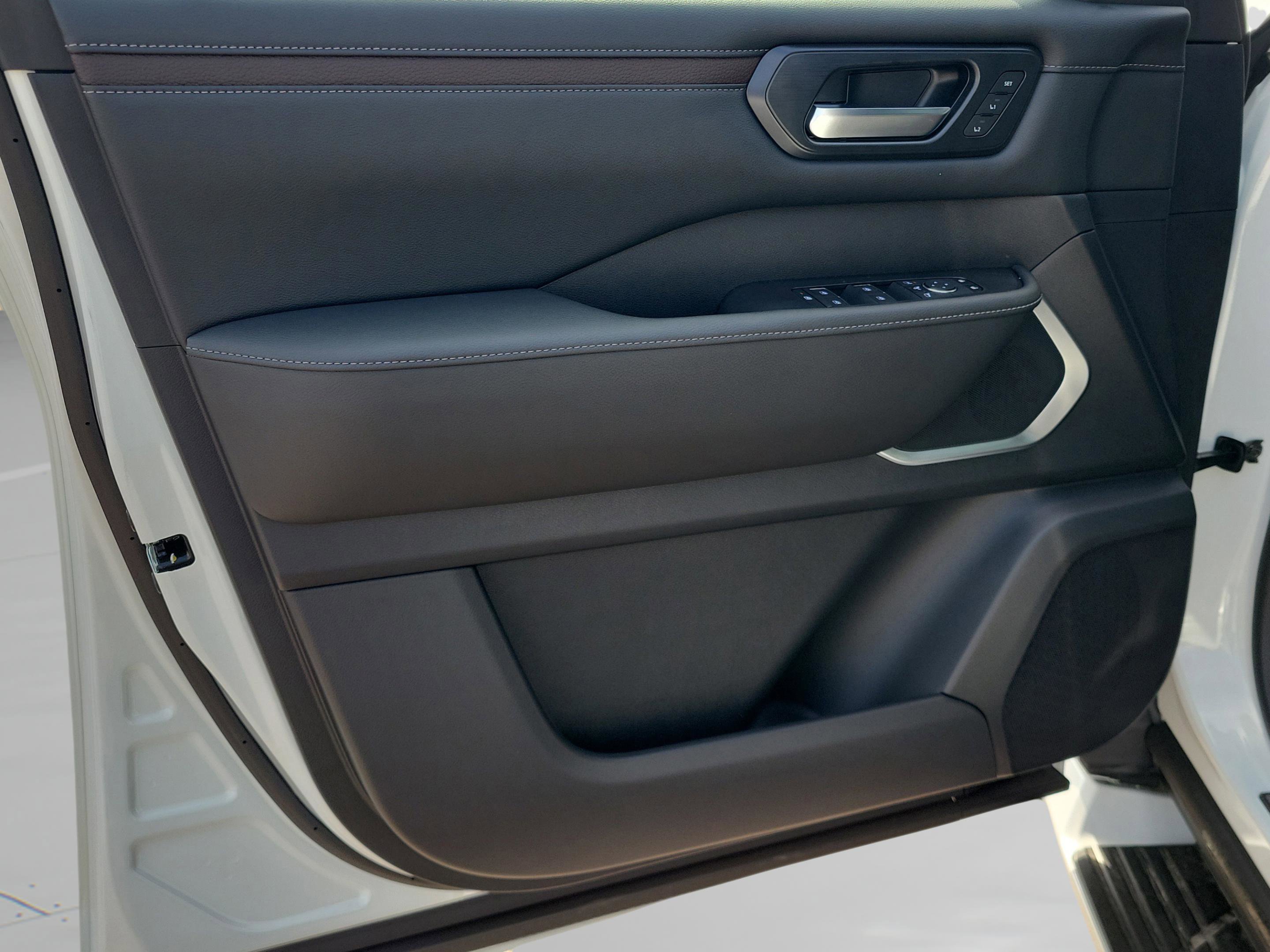 New 2026 Nissan Armada Platinum Reserve image 22