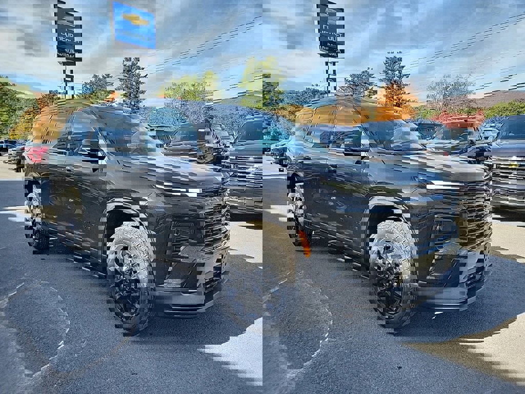 New 2026 Chevrolet Traverse LT w/ Midnight/Sport Edition image 3