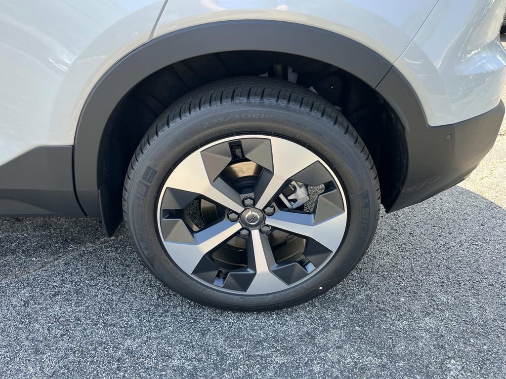 New 2026 Volvo XC40 B5 Plus w/ Protection Package Premier image 11