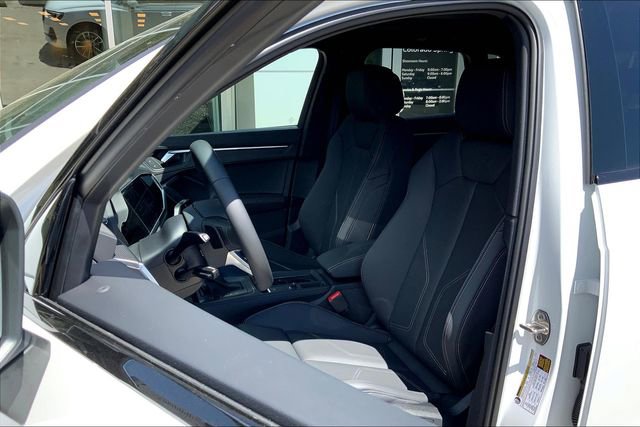 New 2025 Audi Q3 2.0T Premium image 8