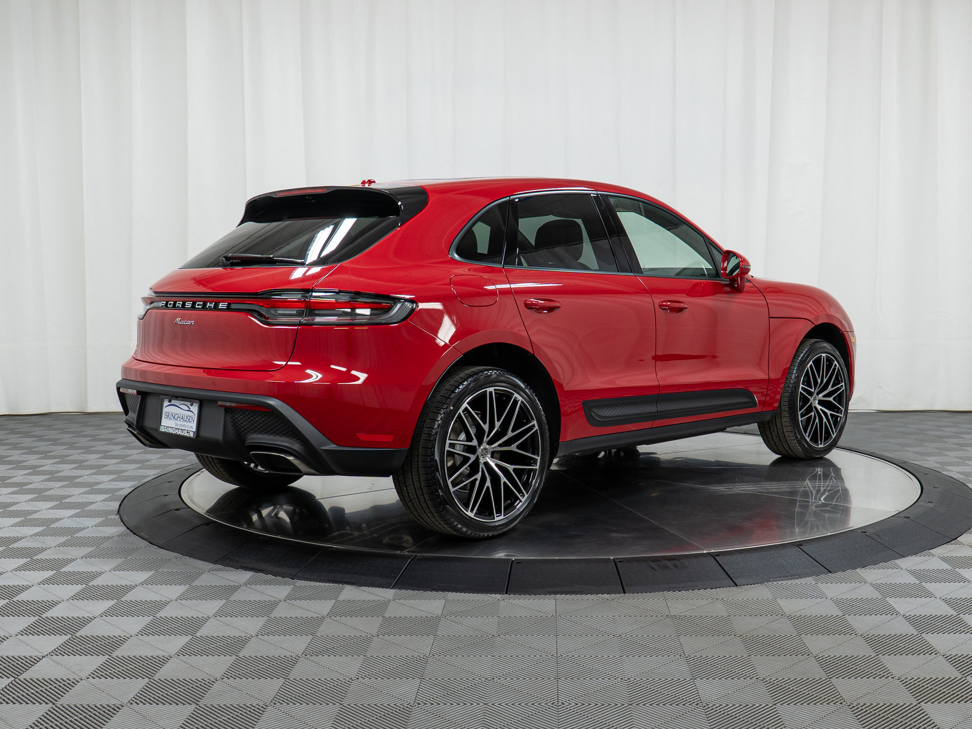 Used 2025 Porsche Macan image 7