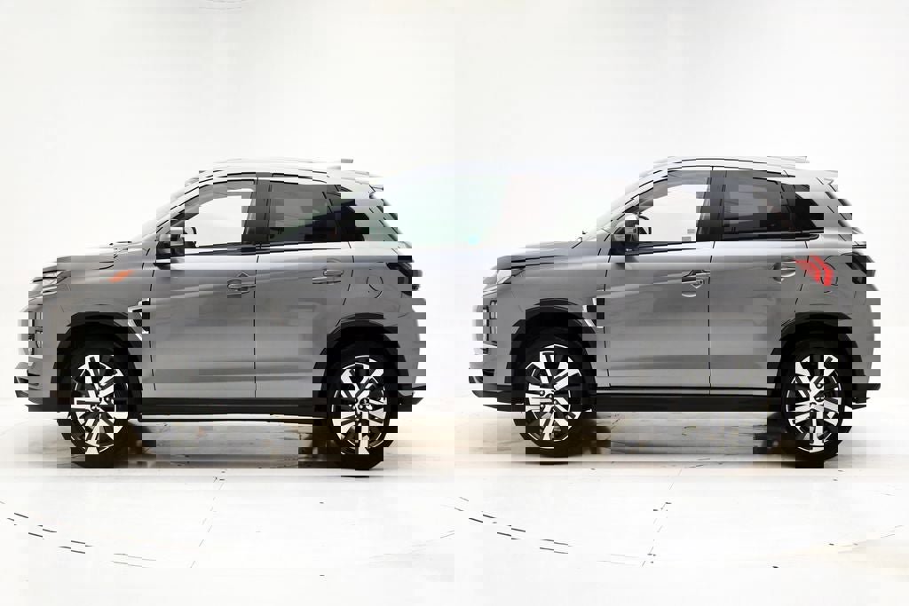 Used 2025 Mitsubishi Outlander Sport AWD image 5