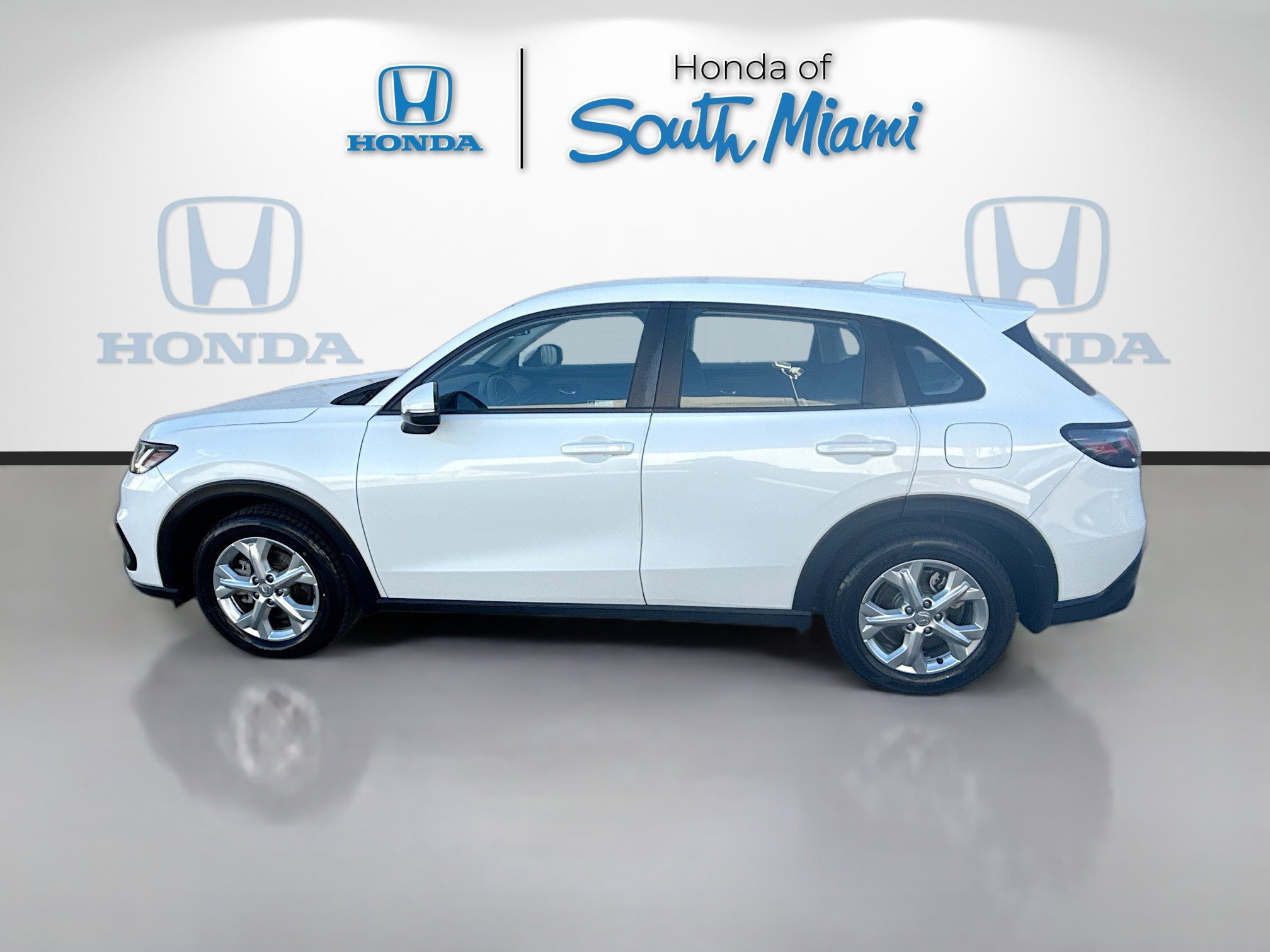 Certified 2023 Honda HR-V LX image 4