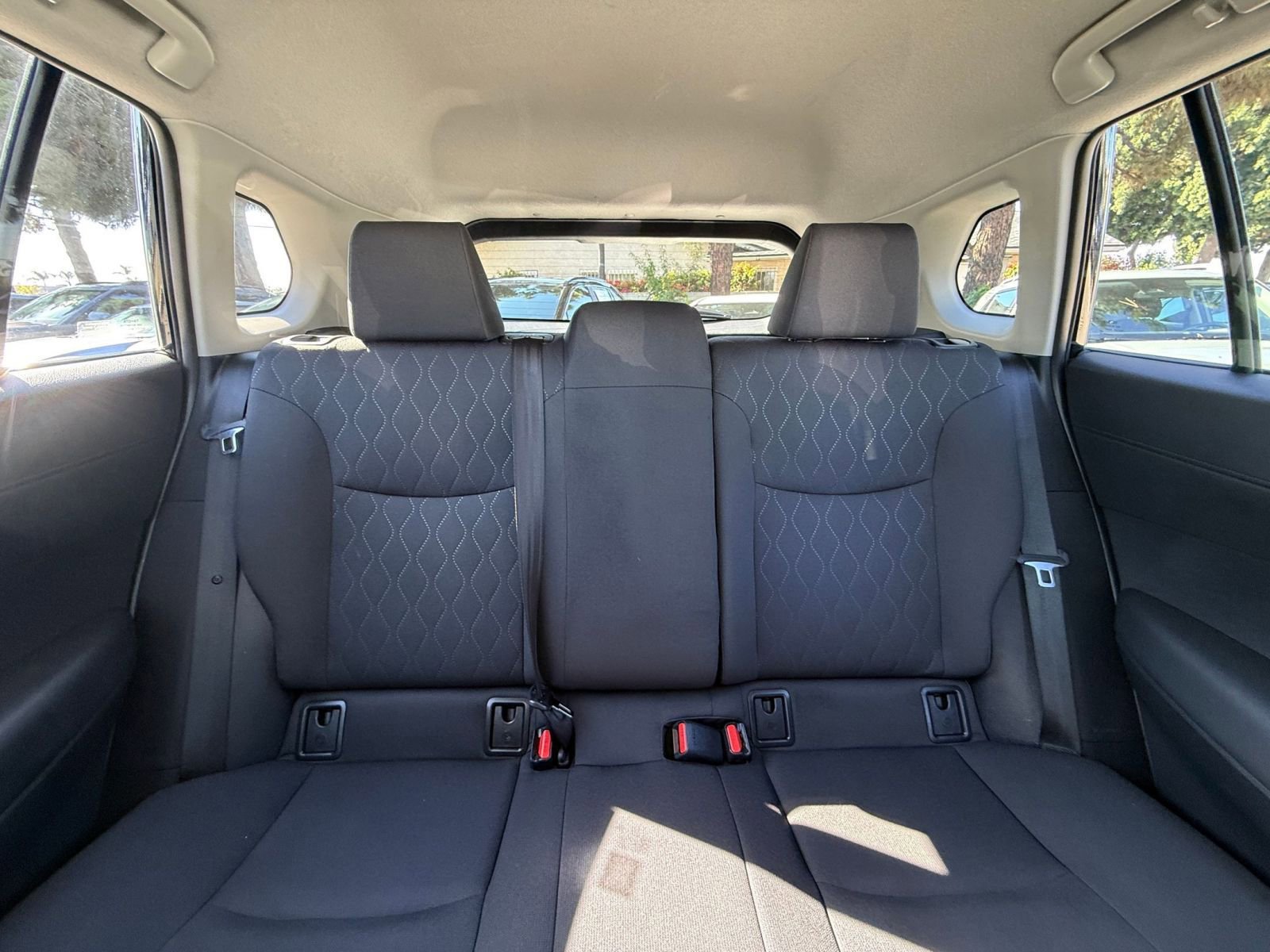 Used 2025 Toyota Corolla Cross LE image 34