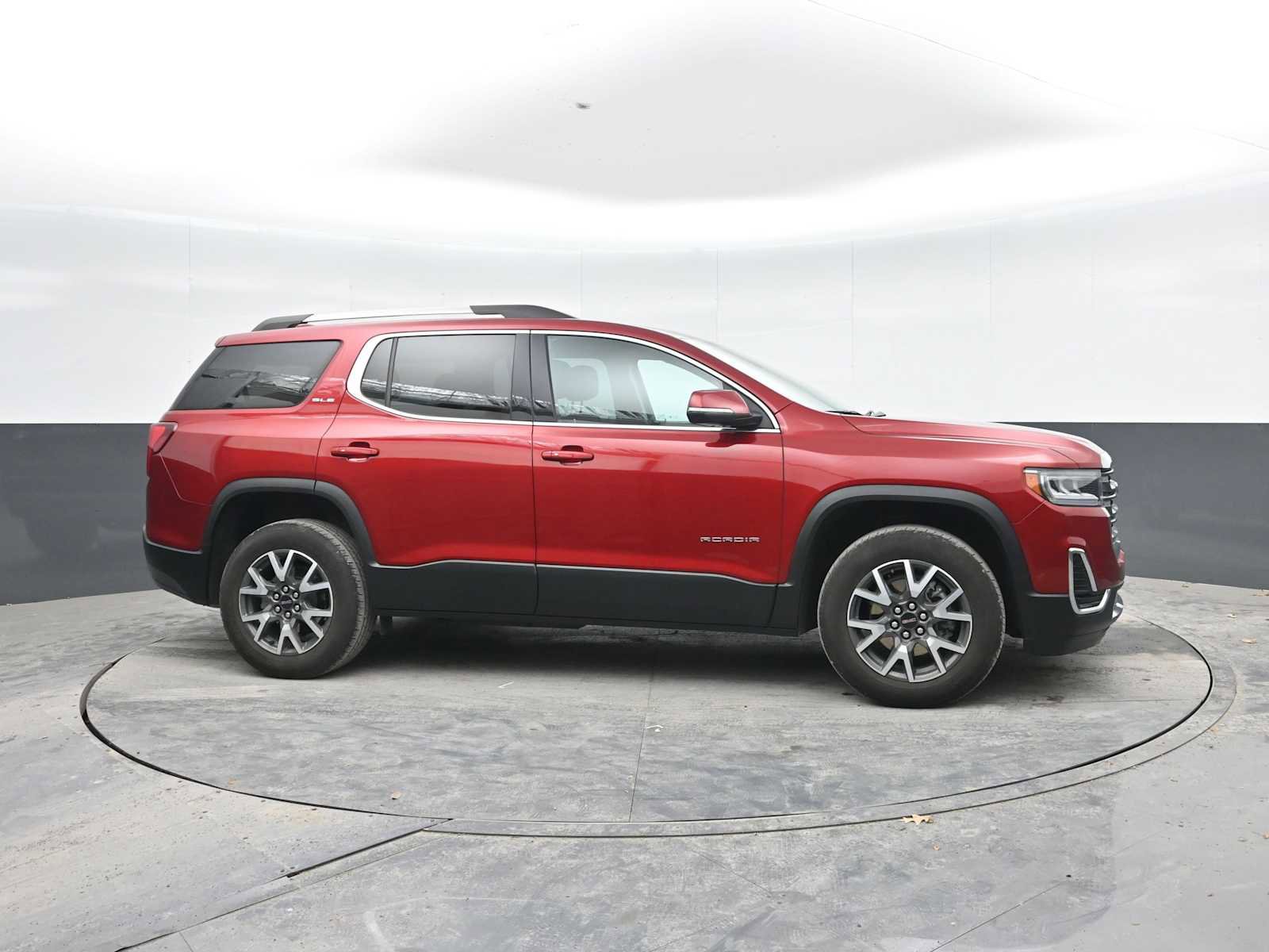 Used 2023 GMC Acadia SLE w/ Driver Convenience Package AWD/4WD image 9
