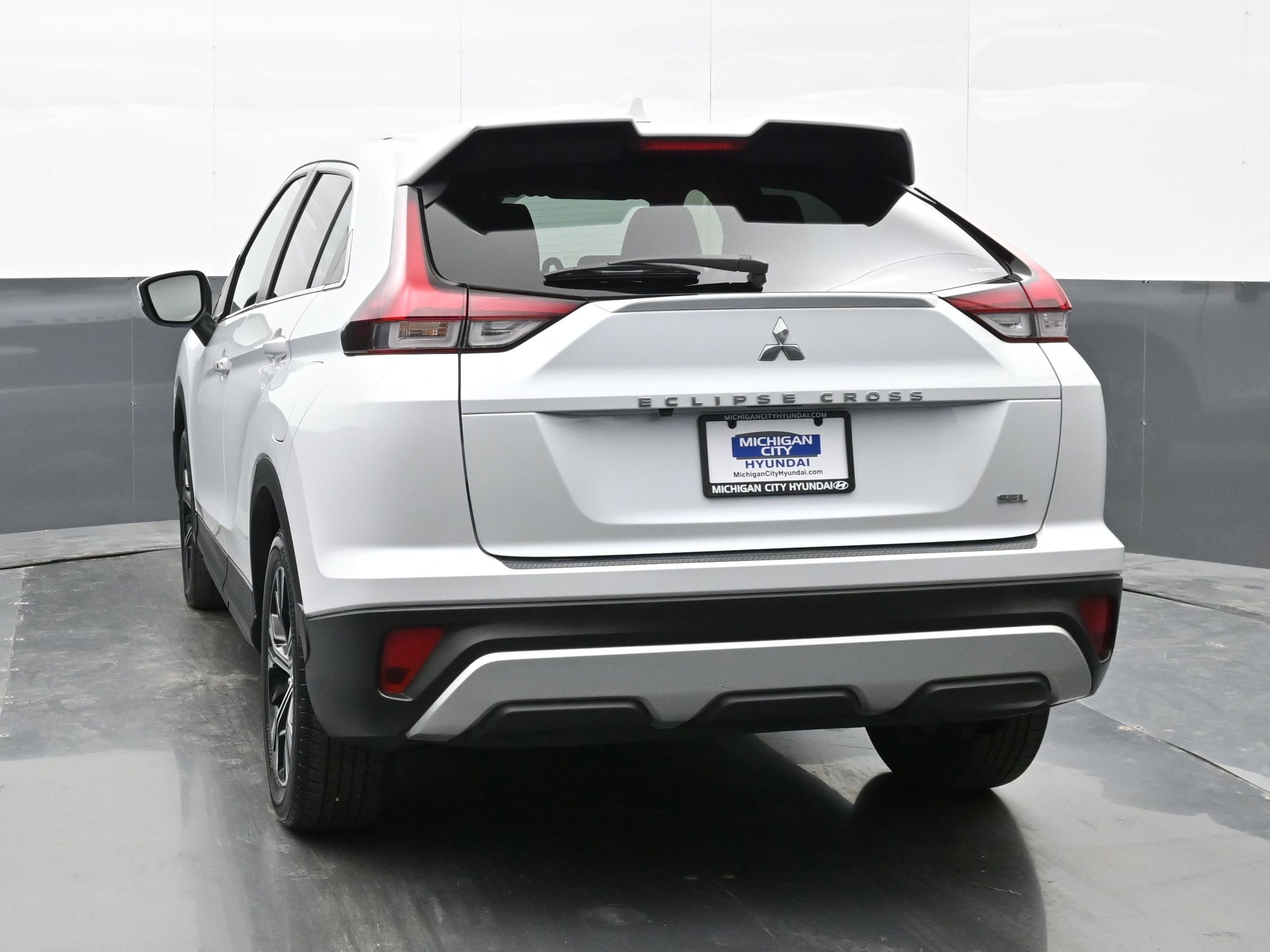 Used 2022 Mitsubishi Eclipse Cross SEL image 3