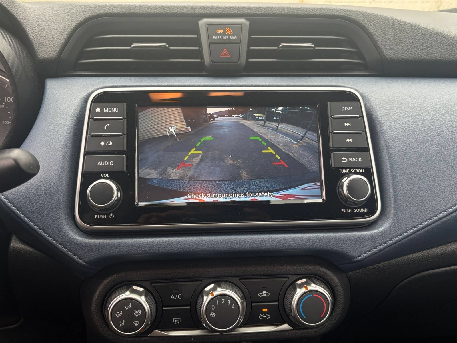 Used 2025 Nissan Versa SV FWD image 20