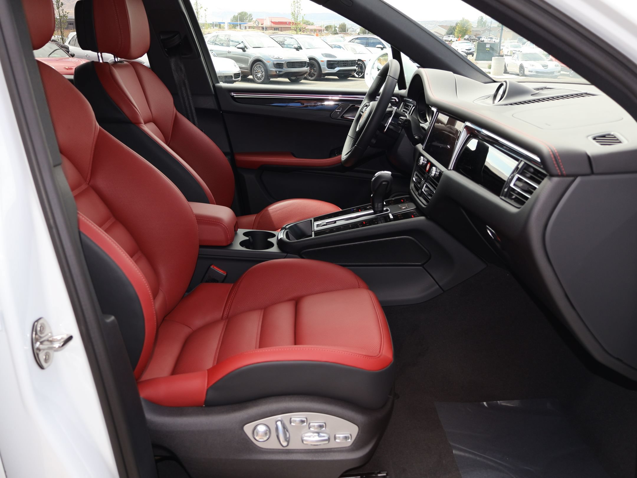 New 2026 Porsche Macan S AWD/4WD image 29