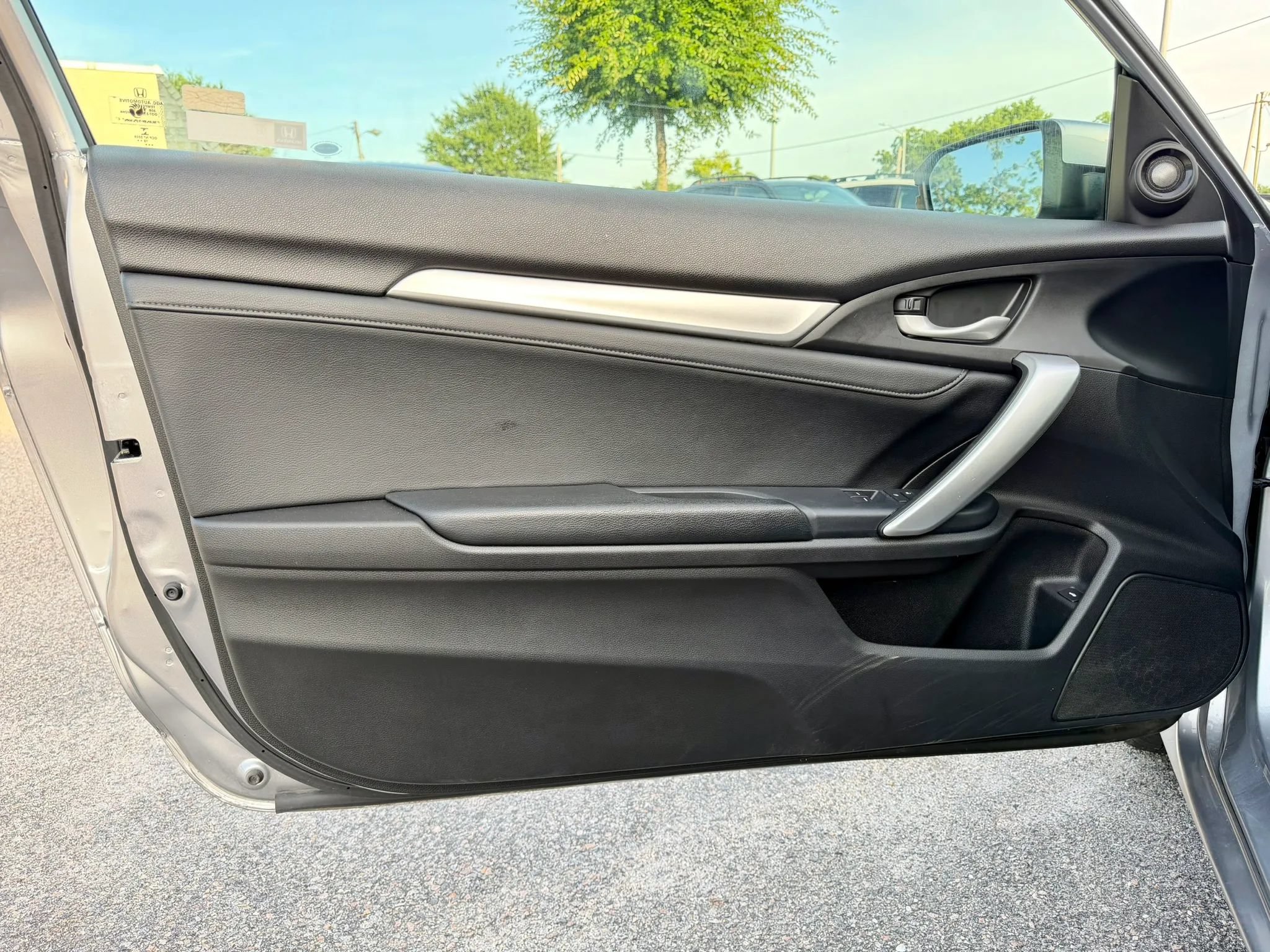 Used 2019 Honda Civic Touring image 29