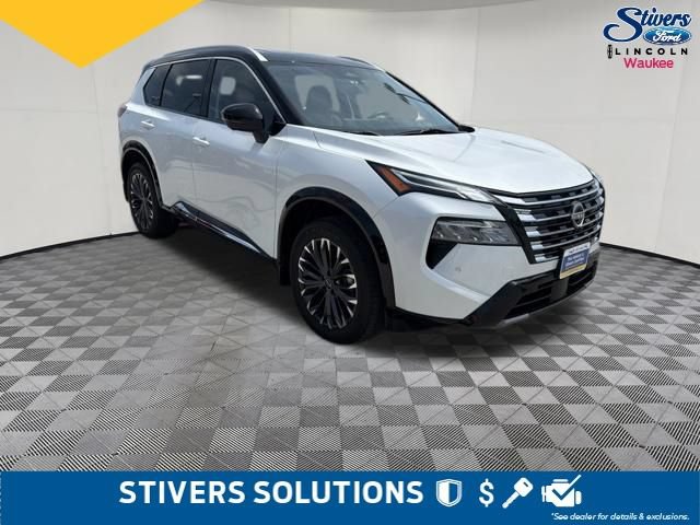 Used 2024 Nissan Rogue Platinum AWD/4WD image 3