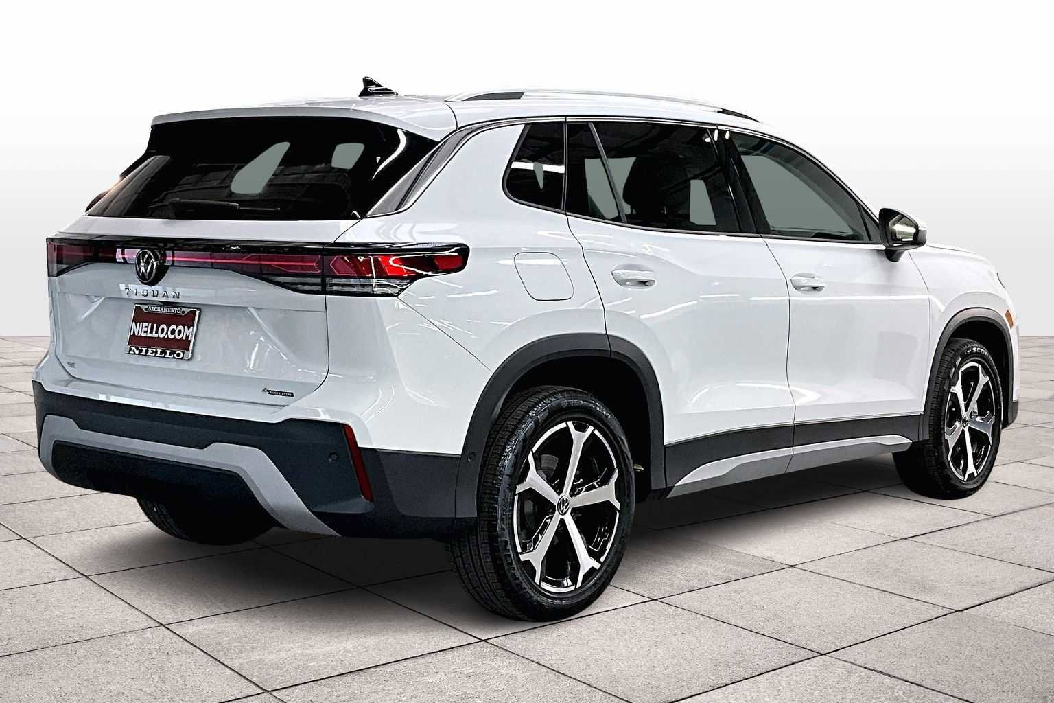 New 2026 Volkswagen Tiguan SE image 4