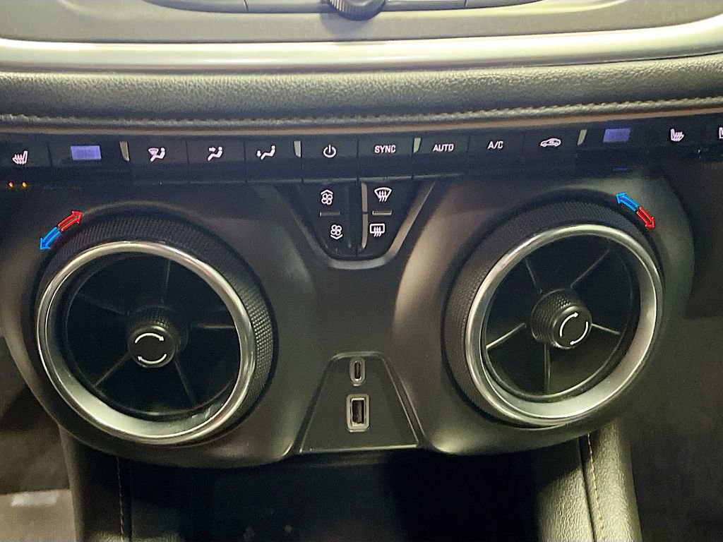 Used 2020 Chevrolet Blazer Premier image 16