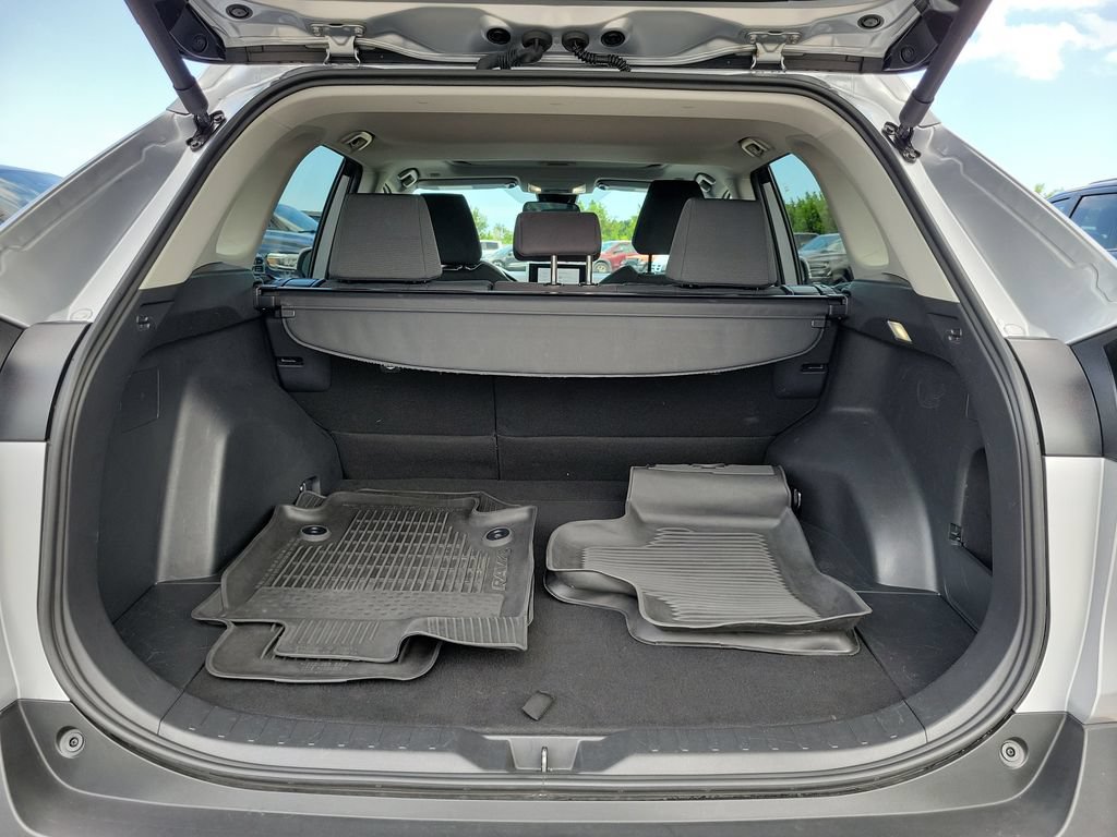 Used 2025 Toyota RAV4 XLE w/ Convenience Package FWD image 8