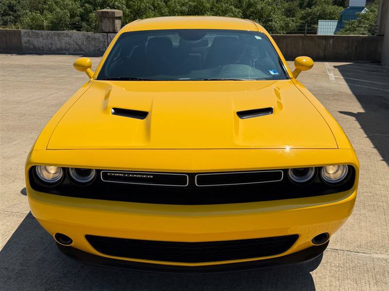 Used 2017 Dodge Challenger SXT RWD image 11
