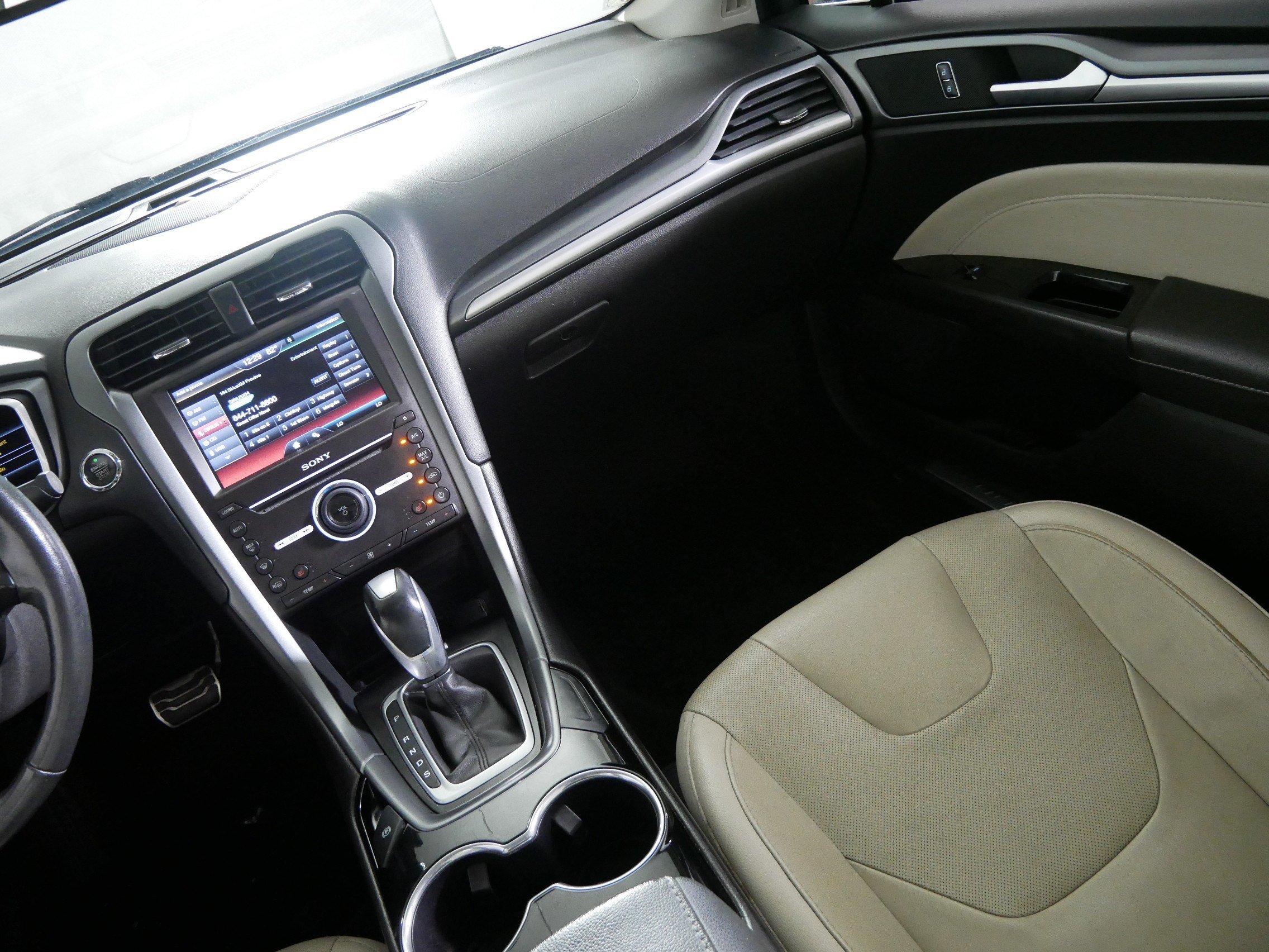 Used 2016 Ford Fusion Titanium FWD image 11