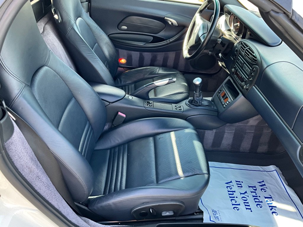 Used 2001 Porsche Boxster image 16