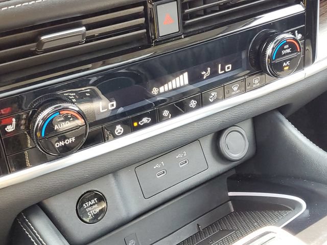 Used 2024 Nissan Rogue Platinum AWD/4WD image 23