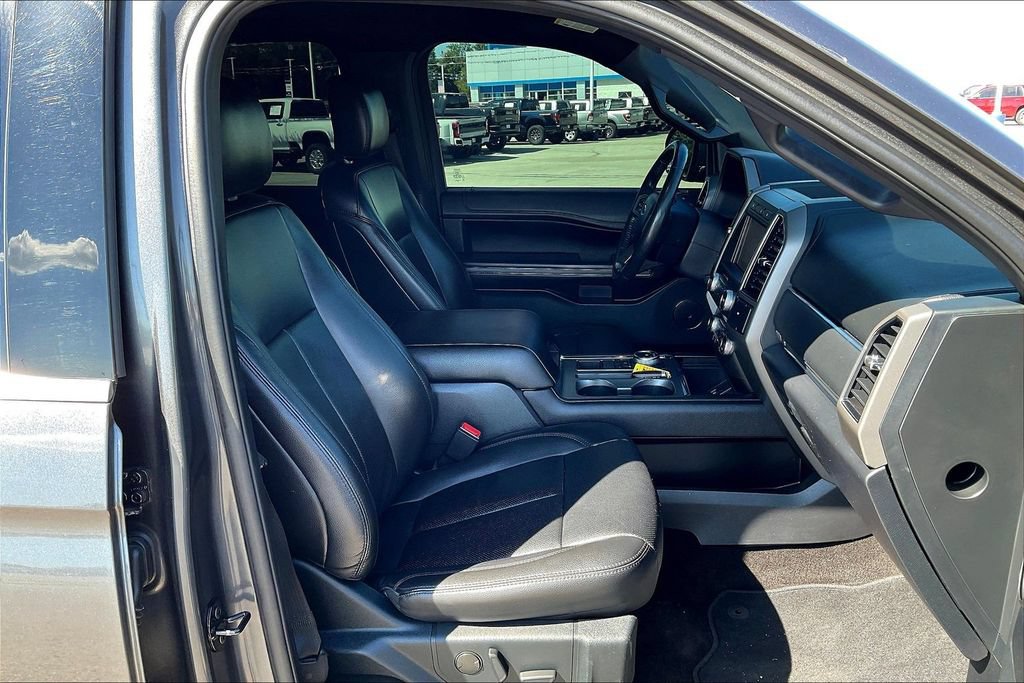 Used 2020 Ford Expedition XLT w/ Equipment Group 202A RWD image 16