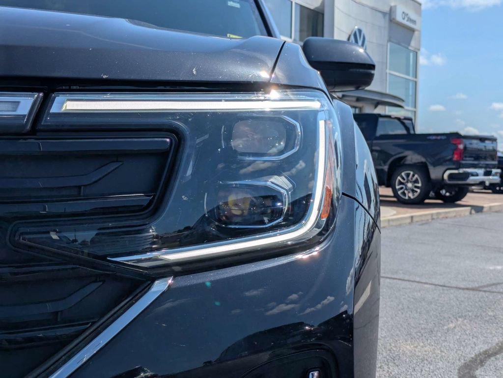 Certified 2025 Volkswagen Atlas Cross Sport SEL Premium R-Line AWD/4WD image 11