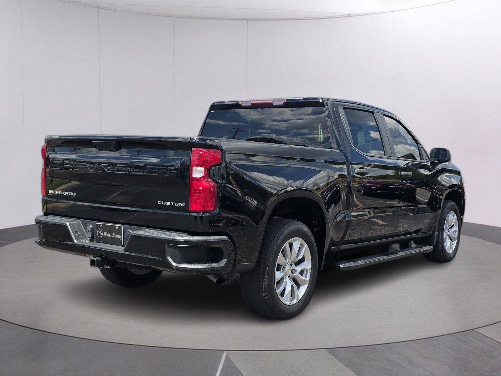 Used 2023 Chevrolet Silverado 1500 Custom w/ LPO, Dark Essentials Package RWD image 5