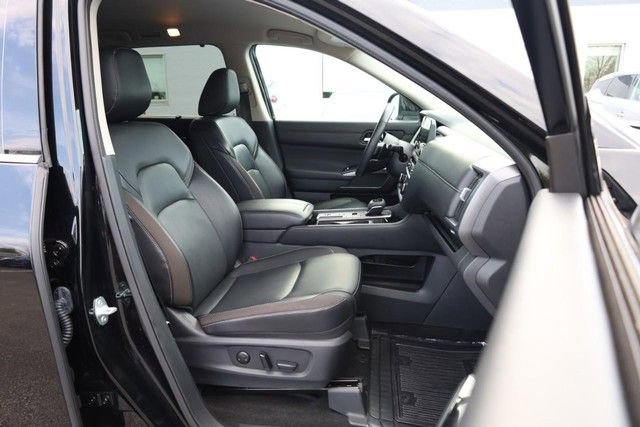 Certified 2024 Nissan Pathfinder SL image 29