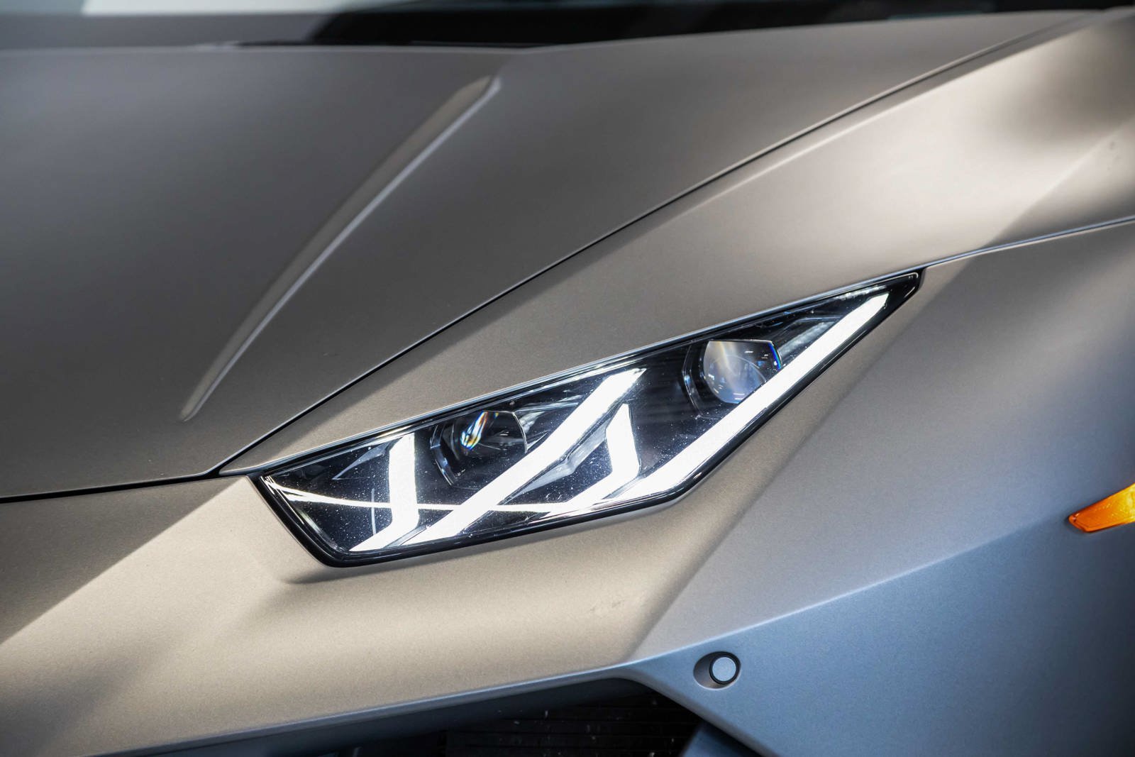 Used 2021 Lamborghini Huracan EVO RWD image 24