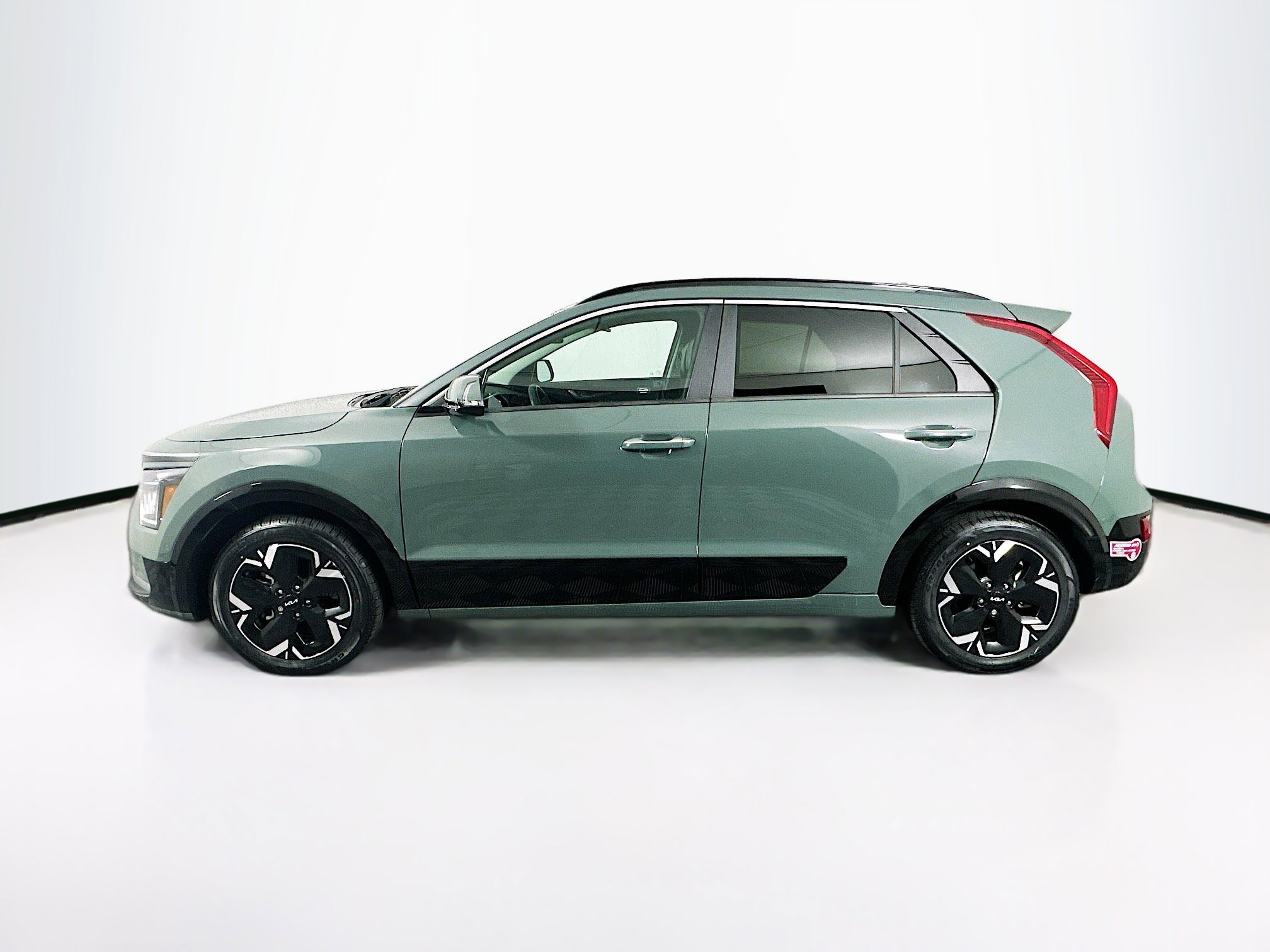 Used 2023 Kia Niro Wave w/ Wave Preserve Package FWD image 4