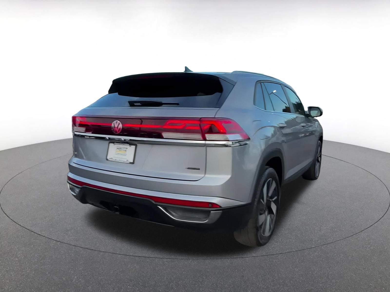 Used 2025 Volkswagen Atlas Cross Sport SE image 15