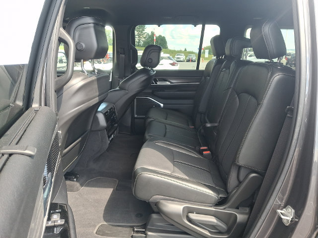 New 2023 Jeep Wagoneer Series III w/ Convenience Group I AWD/4WD image 5