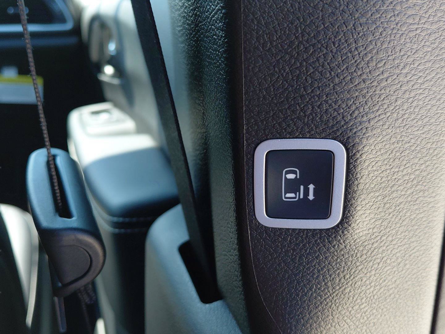 New 2026 Chrysler Pacifica Select AWD/4WD image 19