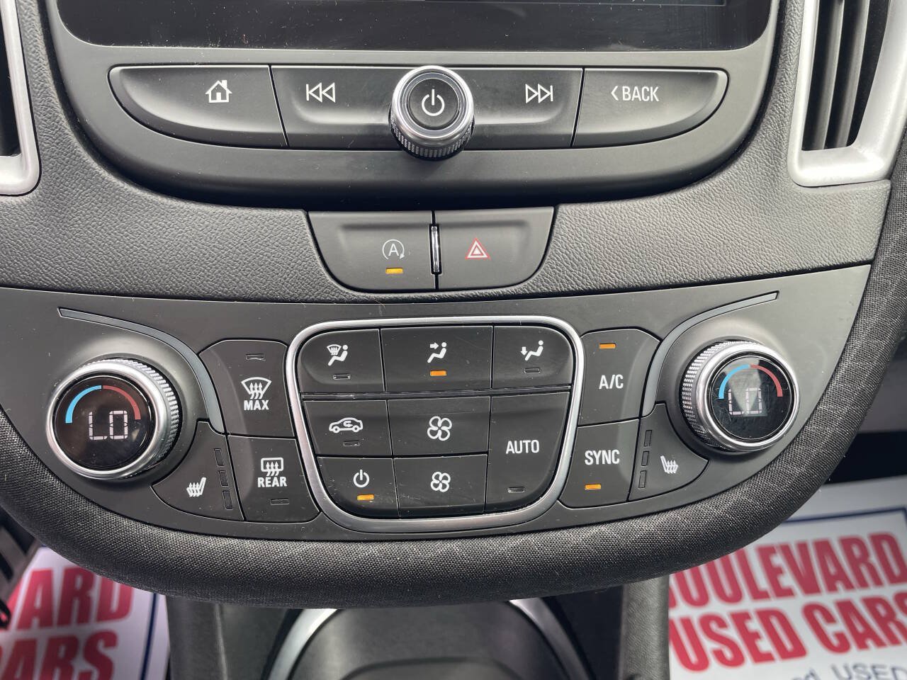 Used 2024 Chevrolet Malibu LT FWD image 19
