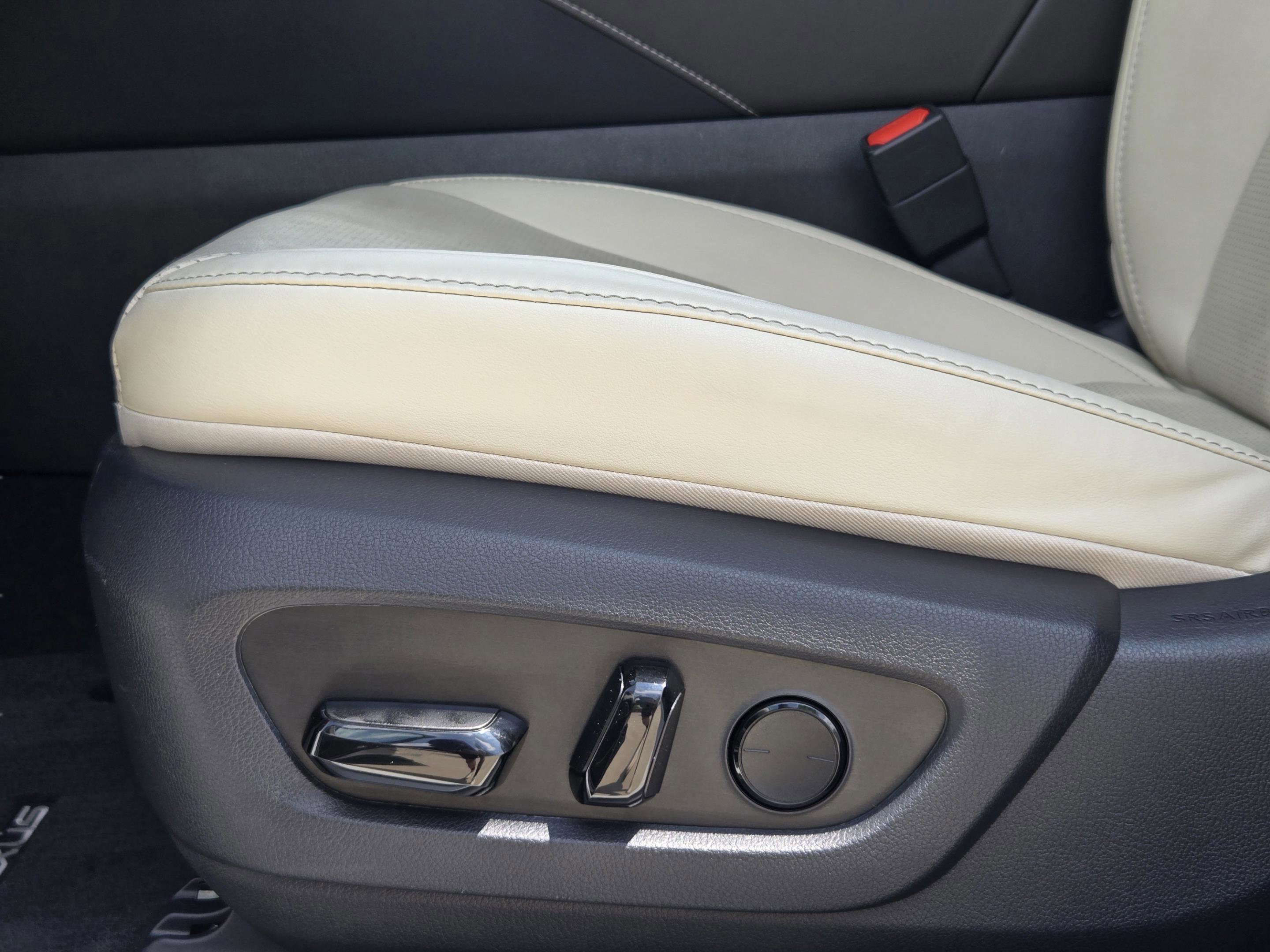 Used 2025 Lexus RX 350 Premium Plus w/ Convenience Package FWD image 23