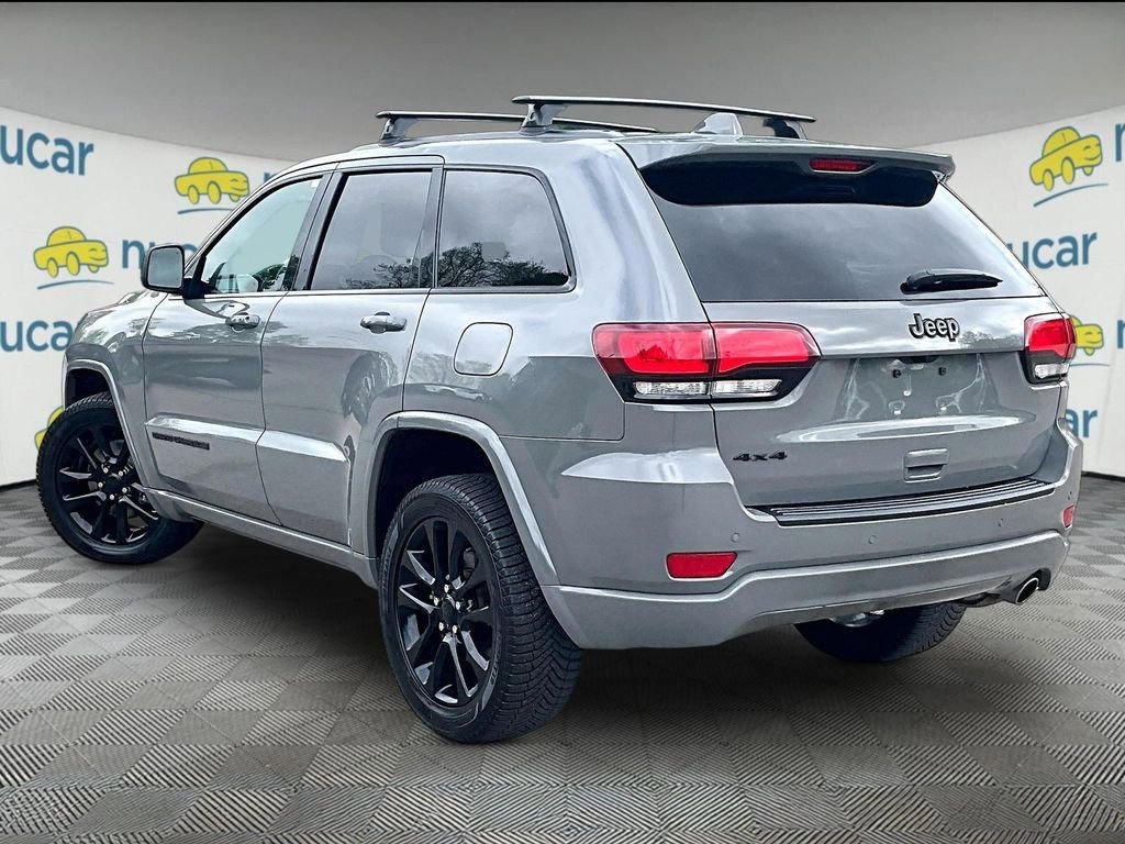 Used 2021 Jeep Grand Cherokee Laredo X AWD/4WD image 4