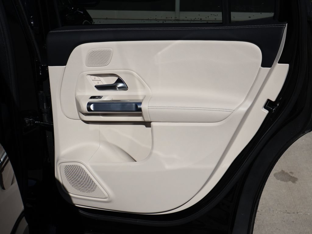 New 2026 Mercedes-Benz GLB 250 4MATIC image 16