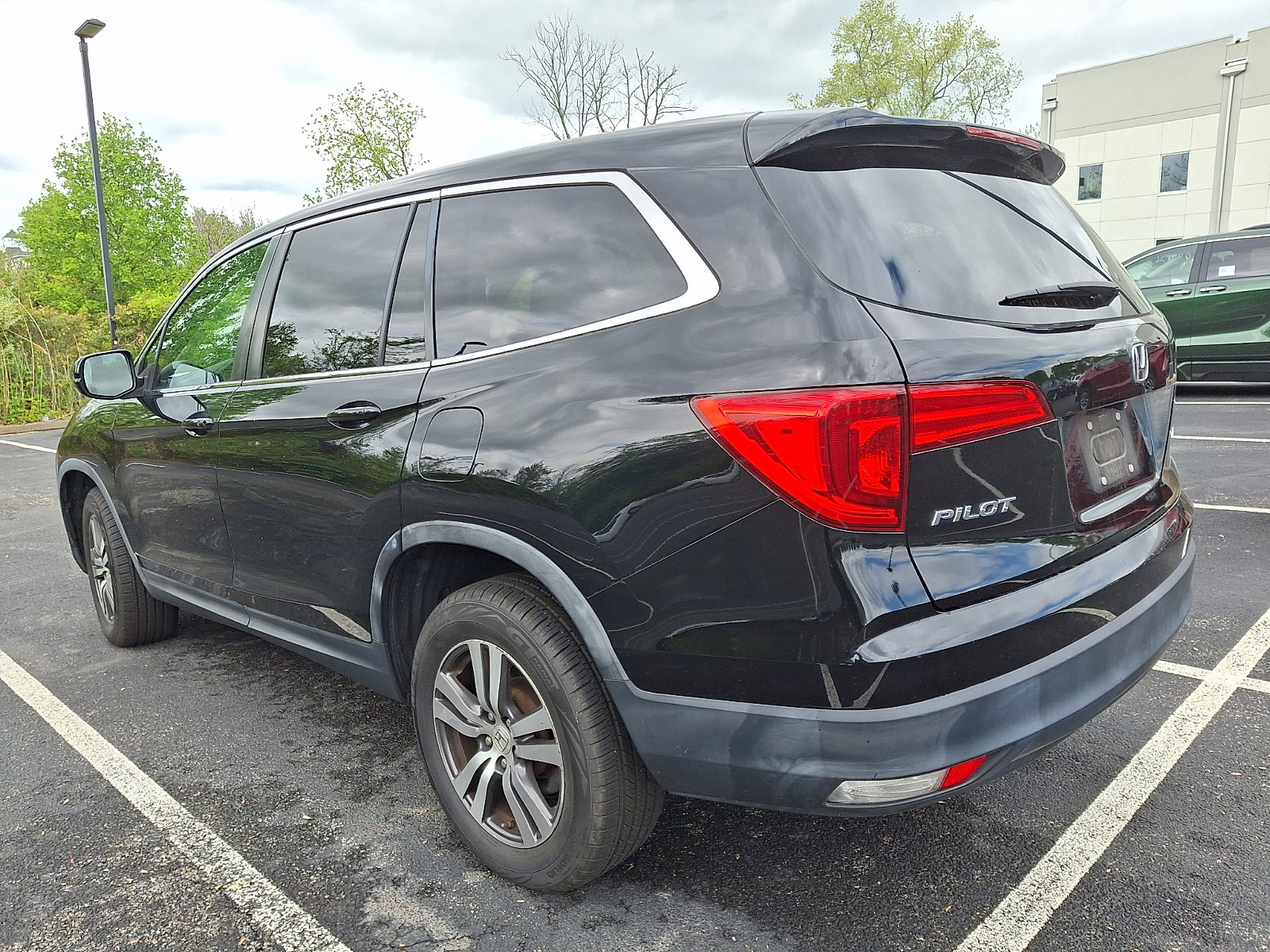 Used 2016 Honda Pilot EX-L image 3