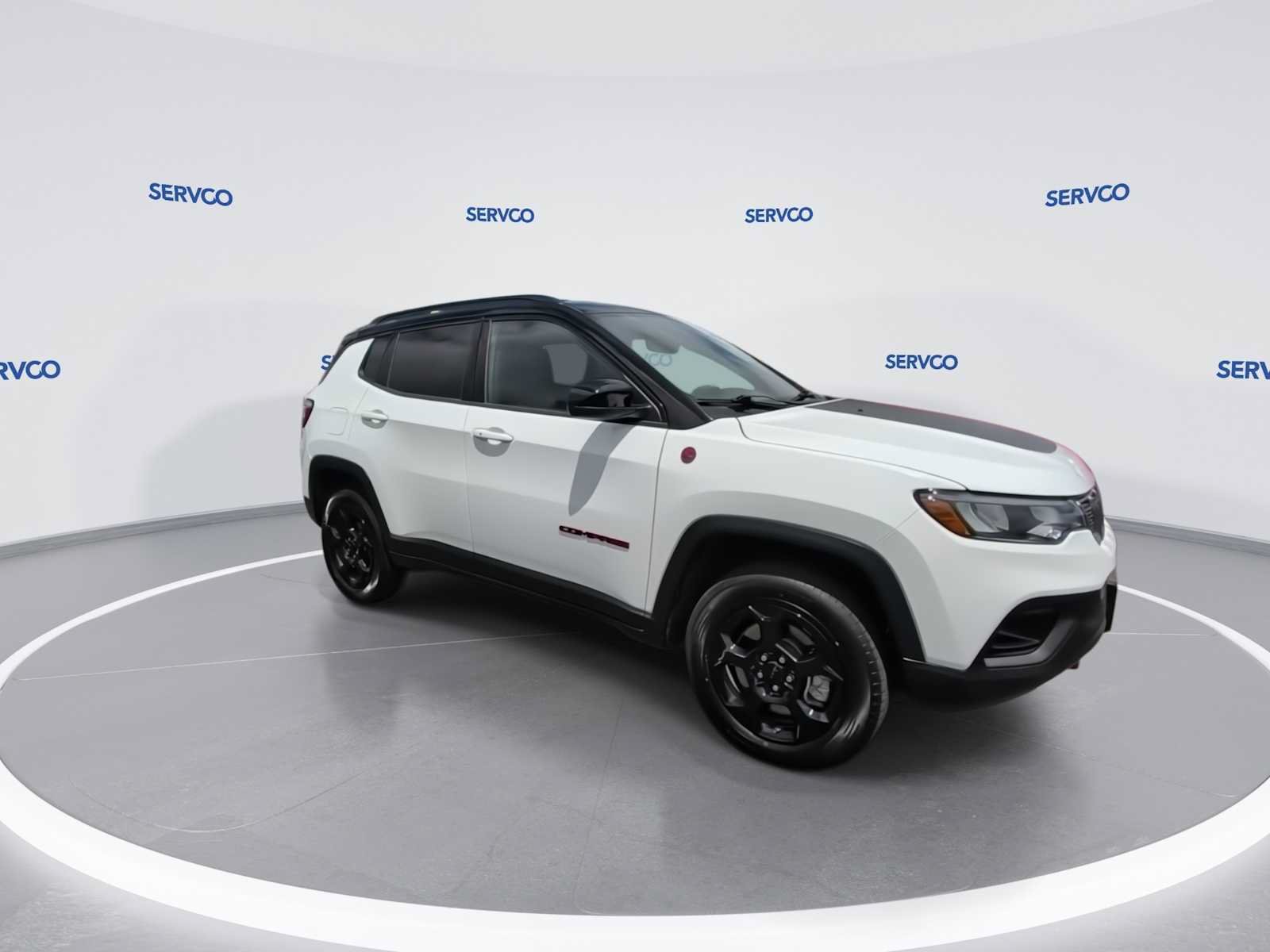 Used 2024 Jeep Compass Trailhawk AWD/4WD image 2