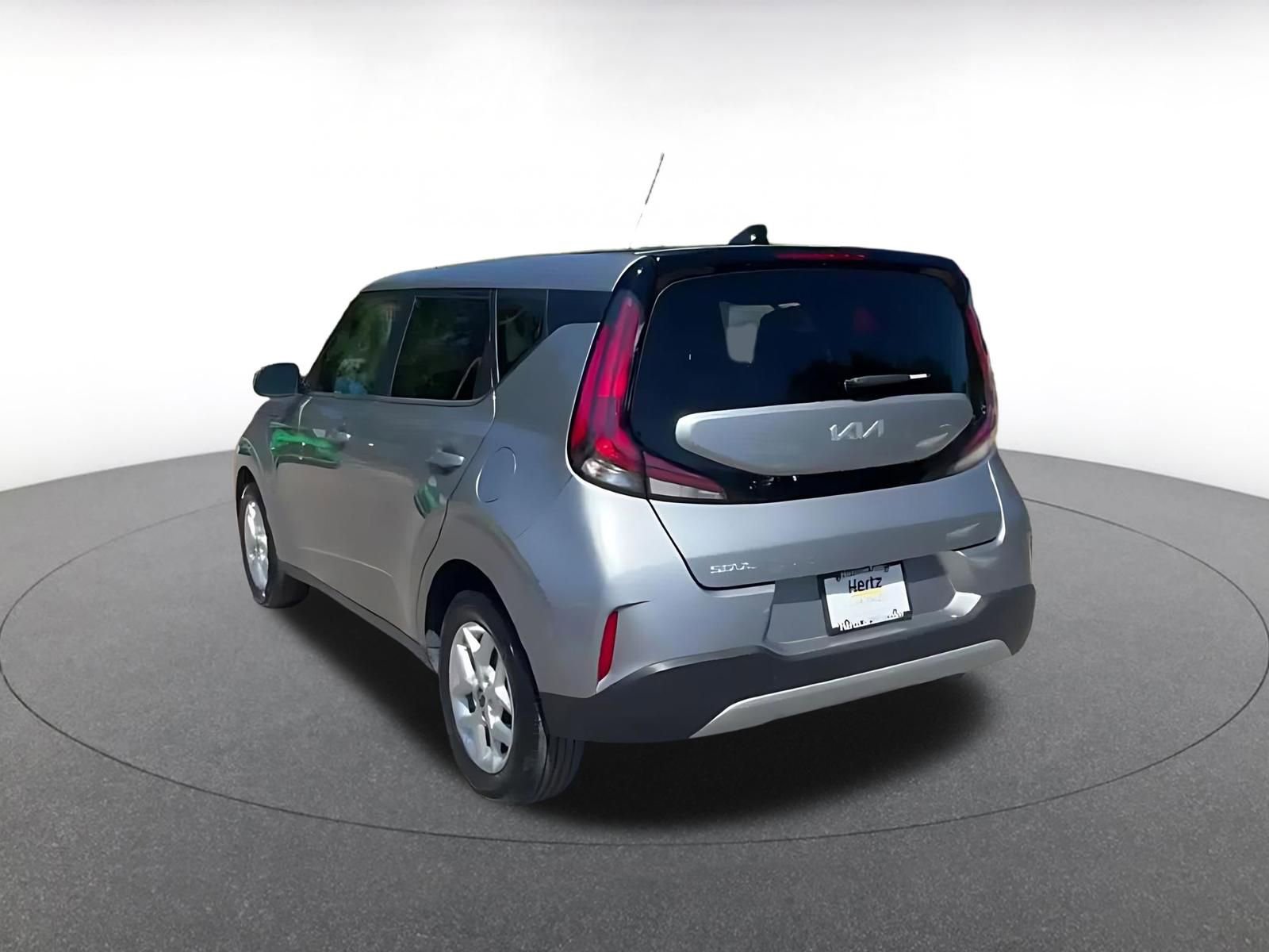 Used 2025 Kia Soul LX w/ LX Technology Package image 11