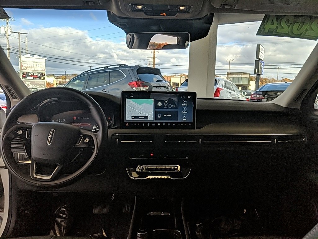 Used 2024 Lincoln Corsair Reserve w/ Equipment Group 201A image 12