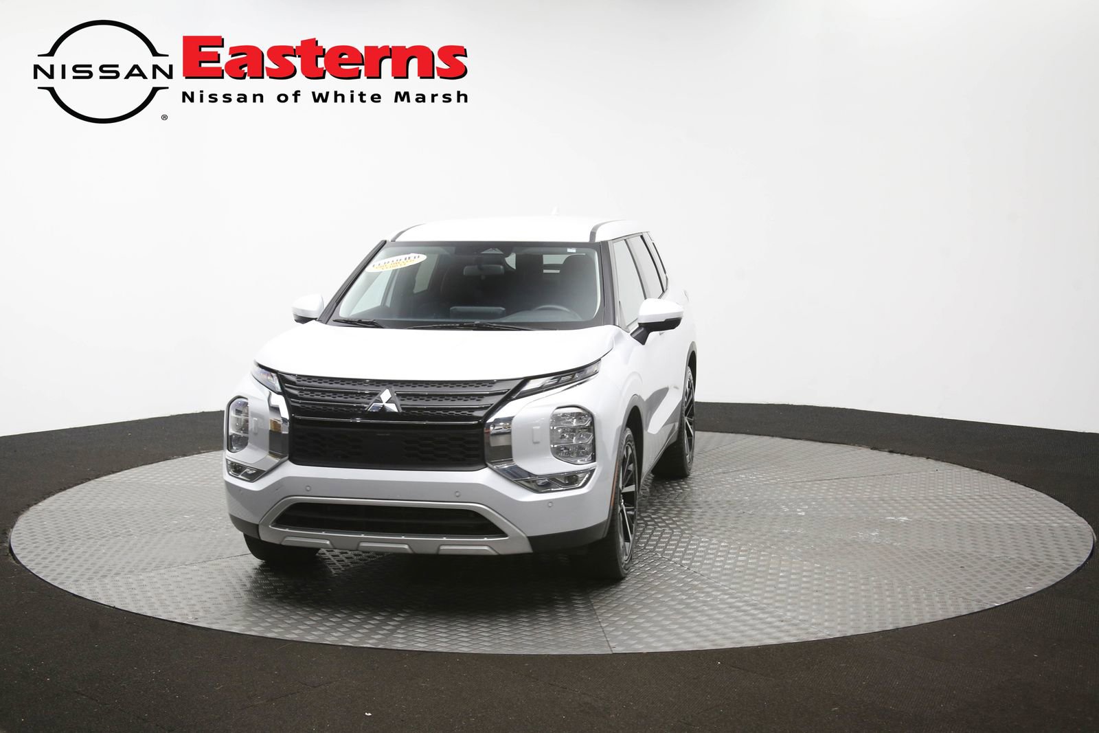 Used 2024 Mitsubishi Outlander AWD image 54