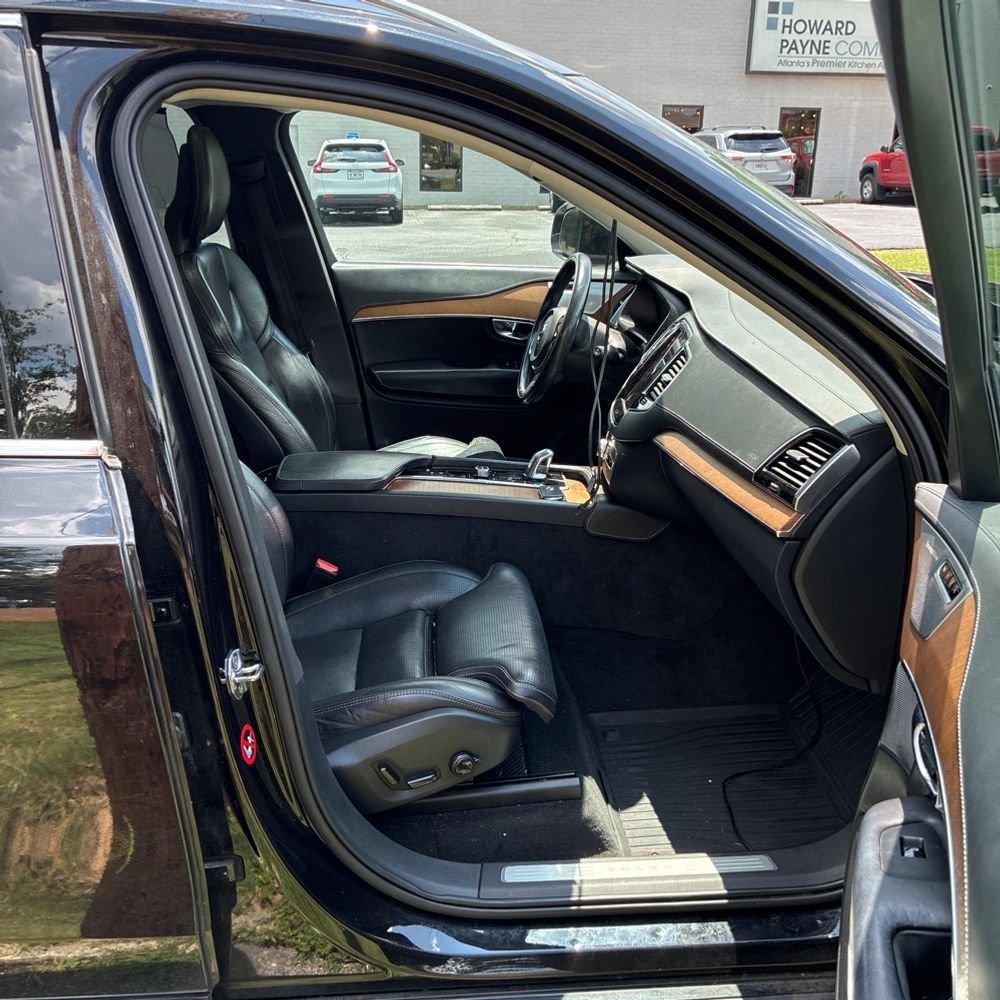 Used 2017 Volvo XC90 T8 Inscription w/ Vision Package AWD/4WD image 8