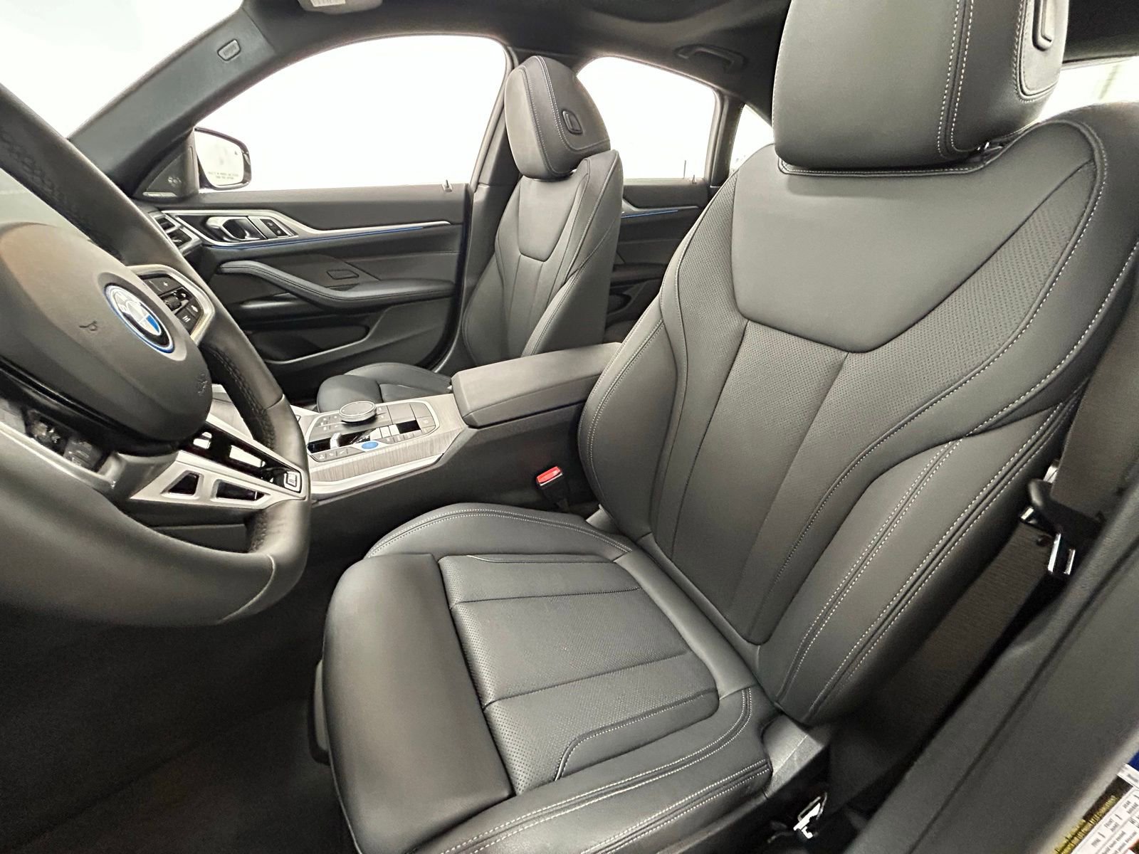 Used 2025 BMW i4 xDrive40i image 31