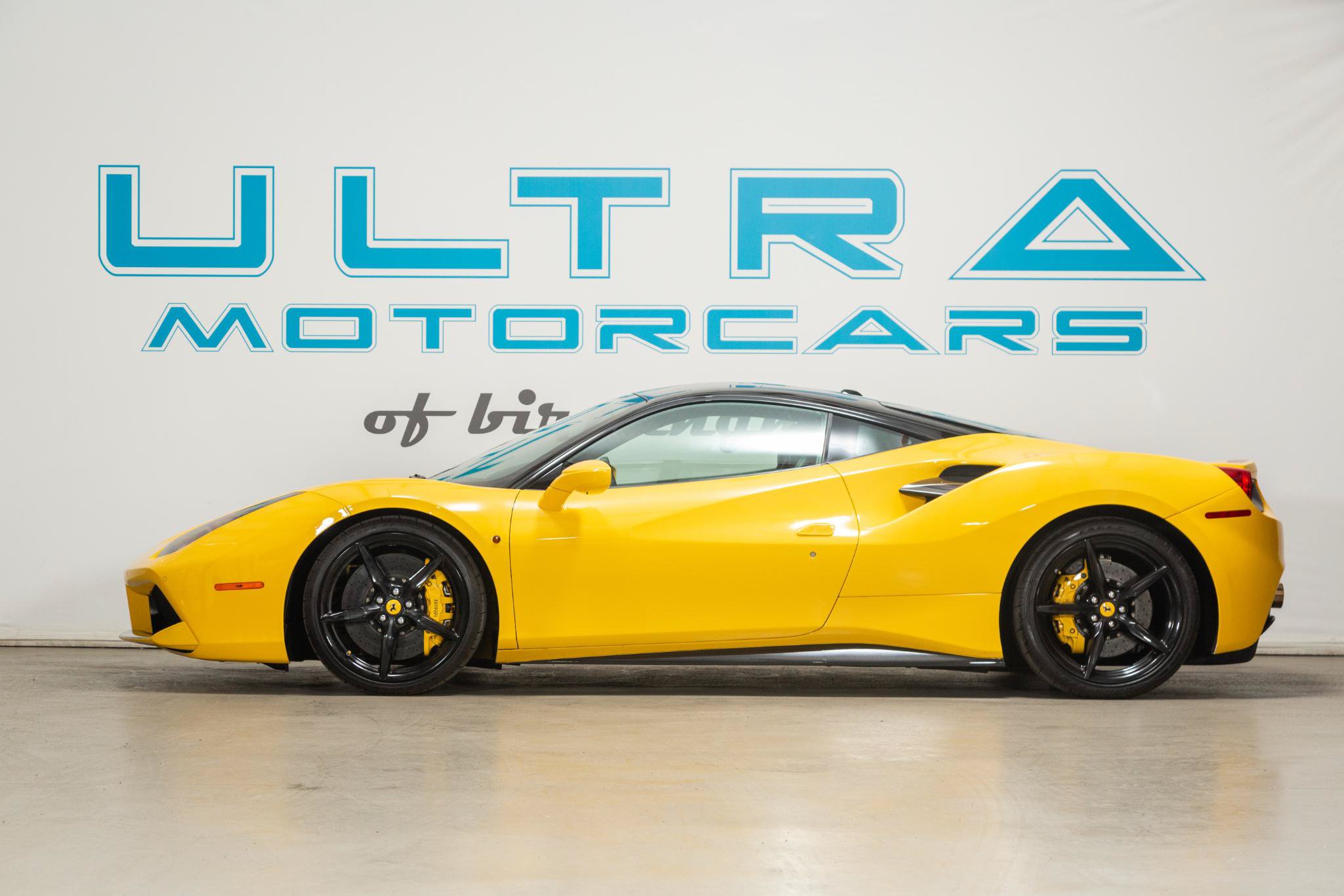 Used 2016 Ferrari 488 GTB RWD image 7