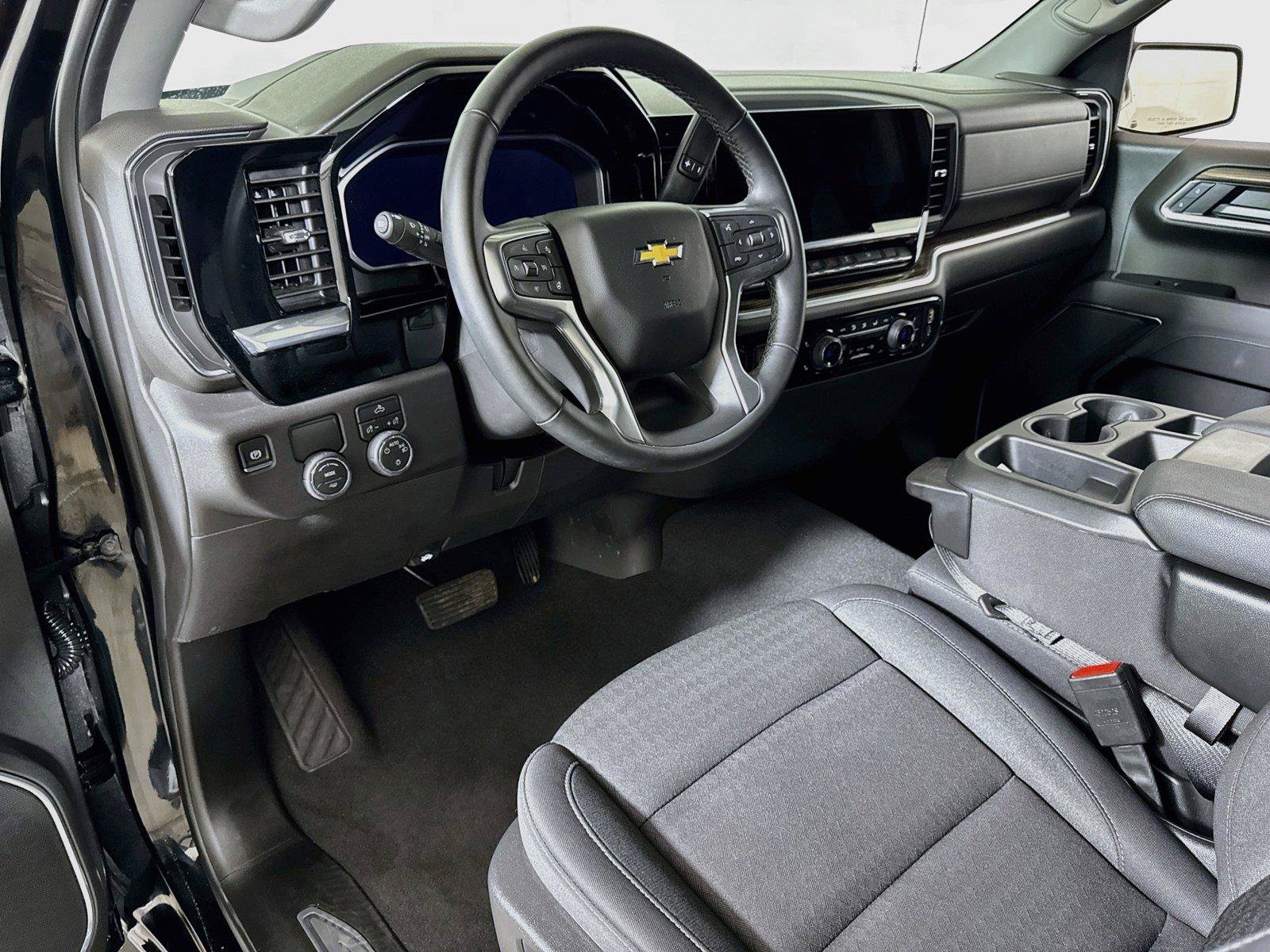 Used 2026 Chevrolet Silverado 1500 LT RWD image 7
