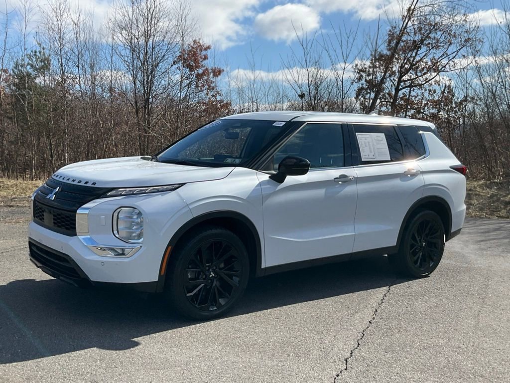 Used 2023 Mitsubishi Outlander SE Black Edition image 33