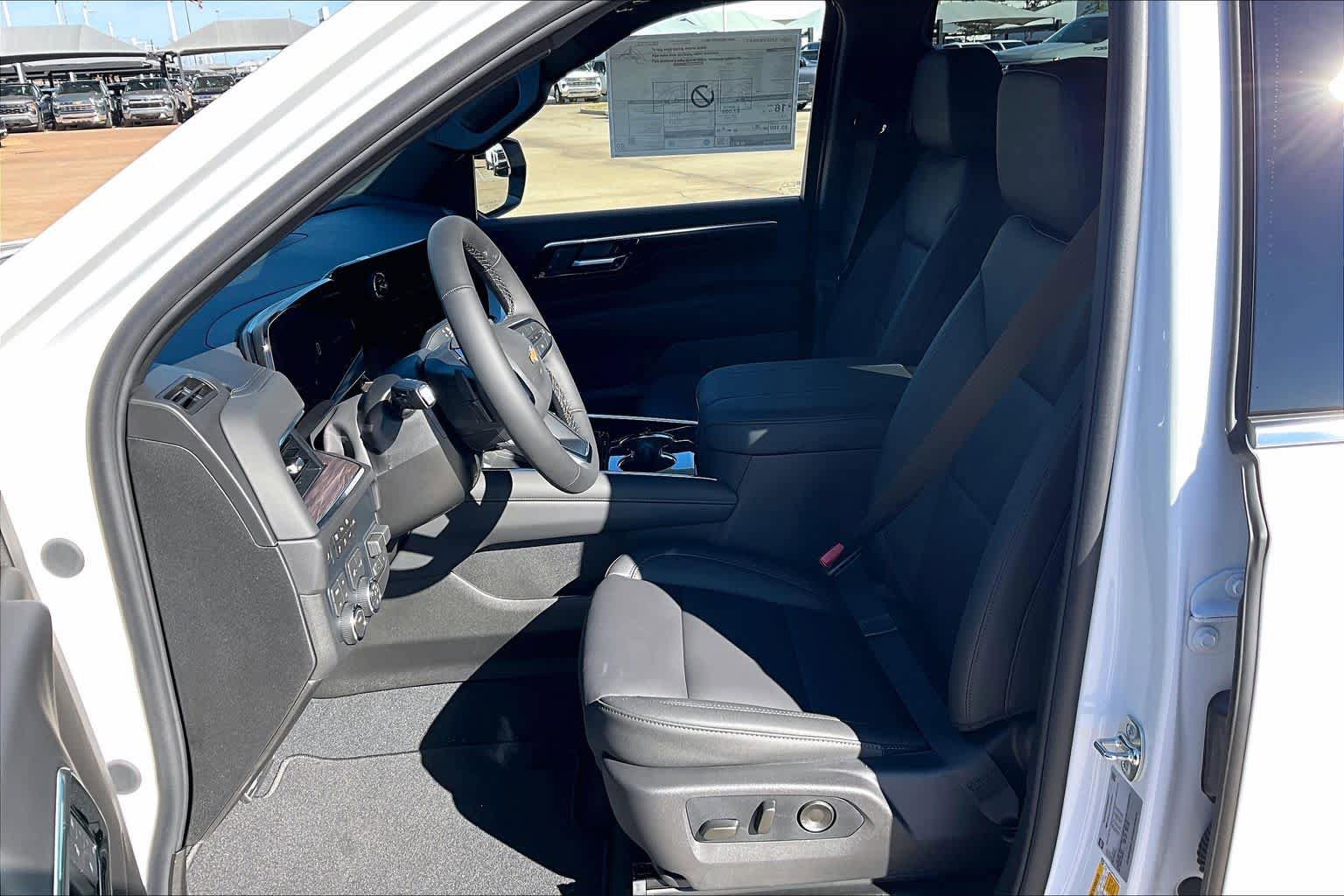 New 2026 Chevrolet Suburban LT w/ Comfort Package AWD/4WD image 10